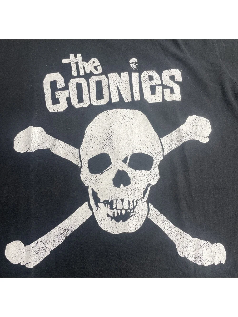 THE GOONIES MEN'S T-SHIRT SIZE XL PIRATE FLAG SKULL & CROSSBONES BLACK OFFICIAL